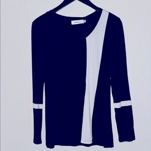 NWOT Helloacc M black long sleeve with white thick strip detail